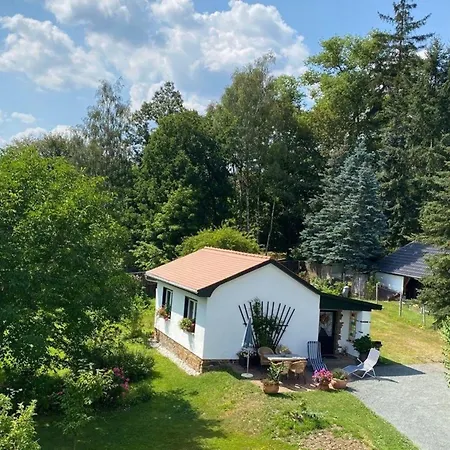 Ferienhaus In Mit Moeblierter Terrasse Hébergement de vacances